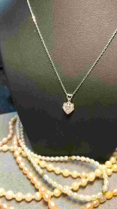 Dây Chuyền Liền Mặt Bạc Ý Xi Kim – Vẻ Đẹp Kiêu Sa Với Kim Cương Nhân Tạo Hột 7 Li