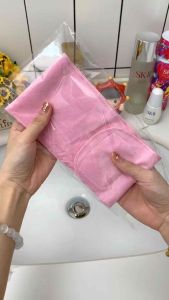 颈膜固定带Neck Mask Strap  平时敷完的面膜不要着急扔✨，剩下的精华可以放在#颈膜固定带🌈.让你的脖子越来越年轻#颈膜护肤 #颈部保养👍🏻👍🏻