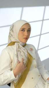 HARGA PROMO - VONEE SCARF HIJAB SEGIEMPAT VOAL MOTIF EXCLUSIVE BY NADHEERA LUXURY
