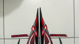 STIKER STRIPING LIS LES POLET PLAT BODY MOTOR HONDA BEAT KARBU 2012 HITAM