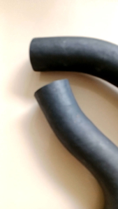 SELANG RADIATOR SUZUKI ESCUDO SE 420 ATAS BAWAH\\n\\n Apa Itu Selang Radiator?\\nSelang radiator adalah komponen penting dalam sistem pendingin mobil yang berfungsi untuk mengalirkan cairan pendingin dari radiator ke blok mesin dan kembali lagi ke radiator. Selang radiator memiliki dua bagian, yaitu selang radiator atas dan selang radiator bawah, yang berfungsi secara bersama-sama untuk menjaga suhu mesin tetap stabil.\\n\\n Spesifikasi Selang Radiator\\nSpesifikasi selang radiator Suzuki Escudo SE 420 biasanya mencakup ukuran, ketebalan, dan material pembuatannya. Selang radiator harus dirancang agar dapat menahan tekanan tinggi dan suhu tinggi tanpa merusak atau bocor. Selain itu, selang radiator juga harus tahan terhadap korosi dan keausan.\\n\\n Fungsi Selang Radiator\\nFungsi utama selang radiator adalah untuk mengalirkan cairan pendingin dari radiator ke blok mesin dan kembali lagi ke radiator. Dengan demikian, selang radiator membantu menjaga suhu mesin tetap stabil dan mencegah overheat.\\n\\n Mengapa Selang Radiator Penting Untuk Mobil Suzuki?\\nSelang radiator adalah komponen penting dalam sistem pendingin mobil Suzuki Escudo SE 420. Jika selang radiator rusak atau bocor, maka cairan pendingin akan terbuang dan mesin akan menjadi panas, yang dapat menyebabkan kerusakan serius pada mesin.\\n\\n Suku Cadang Mobil Suzuki\\nSelang radiator adalah salah satu suku cadang mobil Suzuki yang perlu diganti secara berkala untuk menjaga performa mesin tetap optimal. Selain itu, selang radiator juga perlu diganti jika ada tanda-tanda kerusakan, seperti retak atau bocor.\\n\\n Perawatan Selang Radiator\\nPerawatan selang radiator meliputi pemeriksaan rutin untuk mengetahui adanya tanda-tanda kerusakan, seperti retak atau bocor. Selain itu, selang radiator juga perlu diganti secara berkala sesuai dengan jadwal servis mobil.\\n\\n Cara Mengganti Selang Radiator Suzuki Escudo SE 420\\nMengganti selang radiator pada mobil Suzuki Escudo SE 420 dapat dilakukan dengan langkah-langkah sederhana berikut:\\n\\n Persiapan Sebelum Mengganti Selang Radiator\\nSebelum mengganti selang radiator, pastikan mobil sudah dingin dan cairan pendingin telah dikeluarkan dari sistem. Selain itu, persiapkan alat-alat yang dibutuhkan, seperti kunci pas, tang, dan selang radiator baru.\\n\\n Langkah-langkah Mengganti Selang Radiator\\nLangkah-langkah mengganti selang radiator meliputi:\\n\\n1. Lepaskan selang radiator lama dengan menggunakan kunci pas atau tang.\\n2. Bersihkan area sekitar selang radiator lama dari kotoran atau karat.\\n3. Pasang selang radiator baru pada posisi yang sama dengan selang radiator lama.\\n4. Periksa kembali selang radiator baru untuk memastikan tidak ada kebocoran.\\n5. Isi kembali cairan pendingin pada sistem pendingin mobil.\\n\\n Aksesoris Mobil Suzuki Escudo SE 420\\nSelain selang radiator, ada beberapa aksesoris mobil Suzuki Escudo SE 420 yang dapat meningkatkan performa atau estetika mobil, seperti velg racing, bumper, dan headlamp.\\n\\n Jenis Aksesoris Mobil Suzuki\\nBeberapa jenis aksesoris mobil Suzuki yang populer antara lain:\\n\\n- Velg racing\\n- Bumper\\n- Headlamp\\n- Spoiler\\n- Fog lamp\\n\\n Manfaat Aksesoris Mobil Suzuki\\nAksesoris mobil Suzuki dapat memberikan manfaat berupa peningkatan performa mesin, peningkatan estetika mobil, atau peningkatan kenyamanan pengendara dan penumpang.\\n\\n Kesimpulan\\nSelang radiator adalah komponen penting dalam sistem pendingin mobil Suzuki Escudo SE 420 yang berfungsi untuk mengalirkan cairan pendingin dari radiator ke blok mesin dan kembali lagi ke radiator. Selain itu, selang radiator juga perlu diganti secara berkala atau jika ada tanda-tanda kerusakan untuk menjaga performa mesin tetap optimal. Selain selang radiator, ada beberapa aksesoris mobil Suzuki Escudo SE 420 yang dapat meningkatkan performa atau estetika mobil.\n}