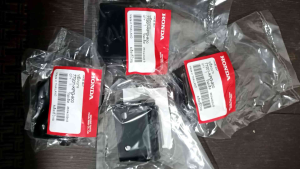 hinge seat xrm125/110 genuine (HONDa) hinge only