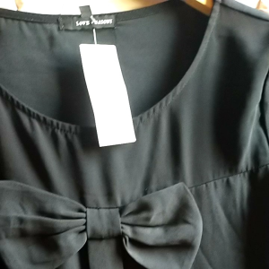 BLOUSE HITAM WANITA / BAJU REMAJA WANITA