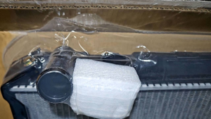 Radiator 4hf1 Elf isuzu with filler cap manual