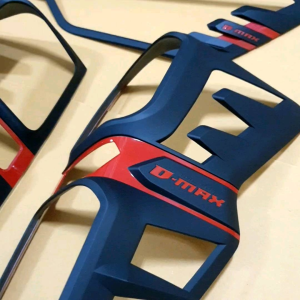 ครอบไฟหน้าไฟท้าย ISUZU D-MAX สีดำด้าน โลโก้แดง ใส่ปี 2020 - 2023