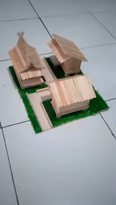 Miniatur Rumah Adat Jawa Barat: Produk Unik untuk Koleksi