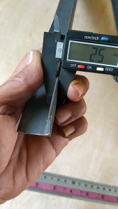 Besi Diku 28 x 28 Harga Per 1 Kg Panjang 40 cm Tebal 25 mm Isi 4 Pucs