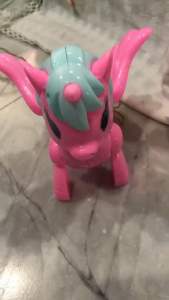 ของเล่นม้าโพนี่เดินขยับขาได้ มีไฟ มีเสียงเพลง ใส่ถ่านAA 2ก้อน