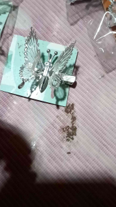 Jepit Kupu-Kupu Goyang Jadul: Dekorasi Tradisional yang Unik