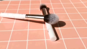 Make Up Brush Kuas Bleeding Make Up Beauty Brush