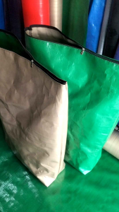 karung kurir pakai resleting bawahnya mudel kotak P70 T90 L20 bahan Korea tipe A20 super tebal kualitas terjamin harga terjangkau