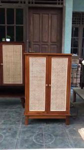 RAK SEPATU JATI KOMBINASI ROTAN 65x35x100cm