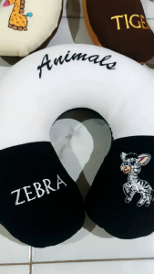 Bantal Leher Karakter Bordir Animal: Bantal Travel Bordir Binatang