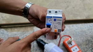 CẦU DAO AN TOÀN CHỐNG GIẬT 3 CHỨC NĂNG RCBO 40A 1P+N