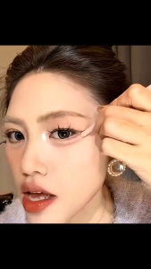 eyeshadow highlighter 2 in 1 /eyeshadow bawah mata