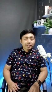 TerLariSss M996 Mikrofon Karaoke Kondensor Perangkat Audio Portabel Asli untuk Podcasting Siaran Langsung Game Komputer