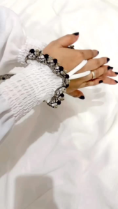 Desain Nyaman & Elegan: Pakaian Muslimah untuk Acara Agama