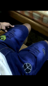 Celana Pendek Sobek  Bahan Jeans Premium Motif Sobek Bordir Emblem/ Celana Pendek Pria/Celana Pendek Jeans Pria/Celana Pendek Sobek/Celana Pendek Emblem