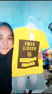 Setelan Anak Laki-Laki: Kaos Distro & Jeans Sobek