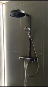 Set shower kuningan mewah 6 tombol pengaturan di dinding kamar mandi layar penuh tampilan modern