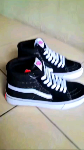 Sepatu Sneakers casual Sk8 tinggi black and white sepatu sekolah dan santai pria wanita