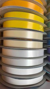 ริบบิ้นตราระฆัง เบอร์ 2 (10 แถม 1) ยาว 50 หลา เนื้อทราย ไม่แตกง่าย ใช้ห่อเหรียญโปรยทาน ร้อยพวงมาลัย