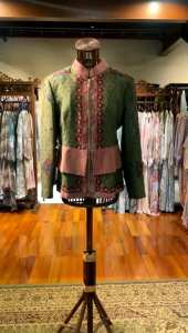 Mika Coat Katun Viscos by Dian Pelangi LIMITED EDITION Cardi Outer Blazer Jaket Cardigan Kerja Kantor Pesta Pernikahan Kondangan Lebaran Casual Fornal Wanita Hijaber Cantik Anggun Modis Modern Simple Elegan Mewah Model Korea Terbaru Motif Batik Kekinian