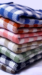 Kardigan Rajut Motif Kotak: Pilihan Fashion untuk Pria & Wanita