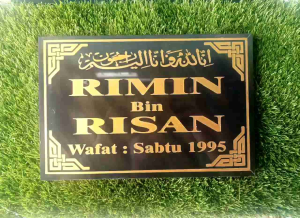 Batu Nisan Embos Granit: Pilihan Tepat untuk Pemakaman