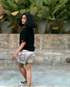 KAOS POLOS PRIA KAOS ONE PIECE WANITA O-NECK PENDEK/ T-shirt distro wanita/baju atasan kaos cewek/kaos santai/kaos polos cewek