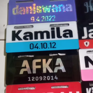 plat sepeda listrik hologram bisa request nama anak dan tgl lahir bebas milih warna bahan akrilik satu hari jadi