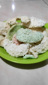 1 Pak rengginang singkong mentah