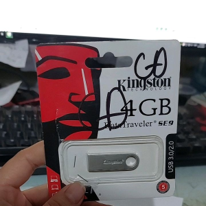 Thẻ 4gb đủ. Kèm áo thẻ. Hàng chính hãng