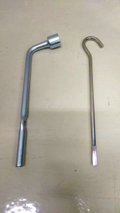 Kunci Roda 19 & Tuas Dongkrak Mobil Ertiga, XL7, Carry, Mobilio, Brio, BRV