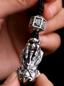 🇲🇾纯银质感s999貔貅钥匙扣 六六大顺 汽车钥匙挂件 招财转运 包包挂件 Pixiu Keychains