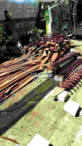 Jagrak Meja Duduk Ukiran Antik: Desain Klasik untuk Ruang Tamu