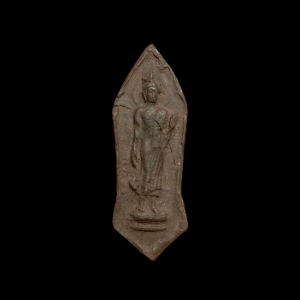 พระลีลา 25 พุทธศตวรรษ หลวงพ่อครื้น วัดสังโฆสิตาราม สุพรรณบุรี  เนื้อดินสีดำ หายาก แท้รับประกัน สวยมีหน้ามีตา #3994