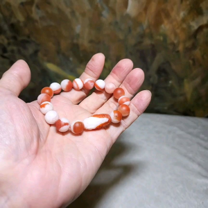 Baoshan Nan Hong red & white 11mm beads & Mongolia Nan Hong carved 9 Eyes Dzi (with natural Huya pattern) bracelet 保山南红红白料圆珠配外蒙南红雕刻九眼天珠(天然虎牙纹)手链
