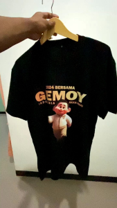 KAOS GEMOY PR4B0WO 2024 COTTON COMBED 24S ZIIANS STORE