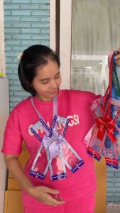 พวงมาลัยใส่แบงค์ 5ใบ พิมพ์ลายcongrats ของขวัญปัจฉิม #ของรับปริญญา