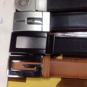 เข็มขัดบูติคเรียนขนาด30มมสายพียูชามัวยาว44"dumbbell