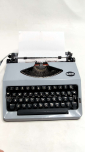 English typewriter vintage retro printable typeable vintage machinery