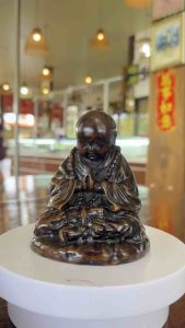 รูปปั้นเณรน้อย วัดเซ้าหลิน ของฝาก ของที่ระลึก ของมงคล ตกแต่ง เฮงดีจิวเวลรี่