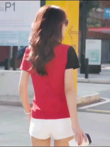 Contrast color short-sleeved T-shirt for women new trendy summer design niche right-shoulder cotton T-shirt half-sleeved top