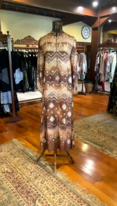 Abaya Zipper Viscos Renda by Dian Pelangi LIMITED EDITION Busana Muslim Maxi Dress Baju Gamis Kaftan Gaun Outfit Busui Pesta Pernikahan Kondangan Lebaran Wanita Hijaber Cantik Anggun Modis Modern Simple Elegan Mewah Model Terbaru Motif Jumputan Kekinian