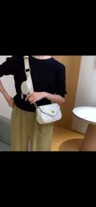 คุณยาวร่างกาย กระเป๋าน่ารักสะพายข้างผู้หญิง กระเป๋าแฟชั่นมาใหม่ ทรงสวยไม่เหมือนใคร