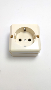 Stop kontak OB/Arde Segi Cream/Tempel kayu/Socket Outlet Bahan SNI/STOP KONTAK OB OUTBOW TEMPEL KAYU