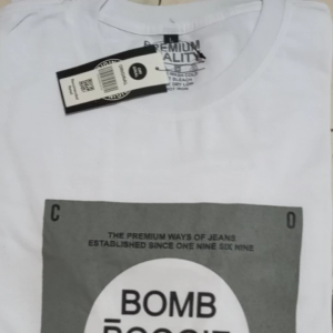 Kaos Distro: Baju Lengan Pendek Pakaian untuk Pria & Wanita