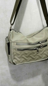 Tas Slempang Chibao: Tas Santai Bahan Berkualitas