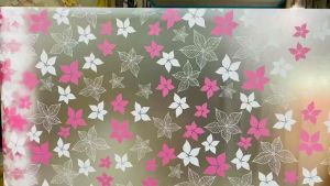 2 mét decal dán kính (giấy dán kính) khổ rộng 90cm mẫu hoa nhí tím caro bồ công anh lá trúc